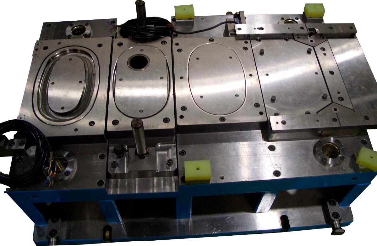 Proceso de mecanizado de precisión en Troquelería Josa